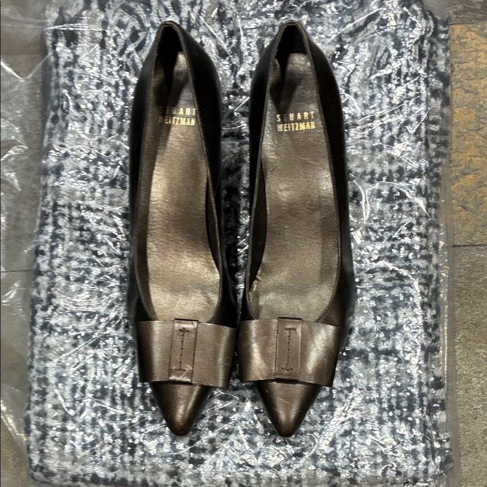 Stuart Weitzman Black Leather Pumps with Bow